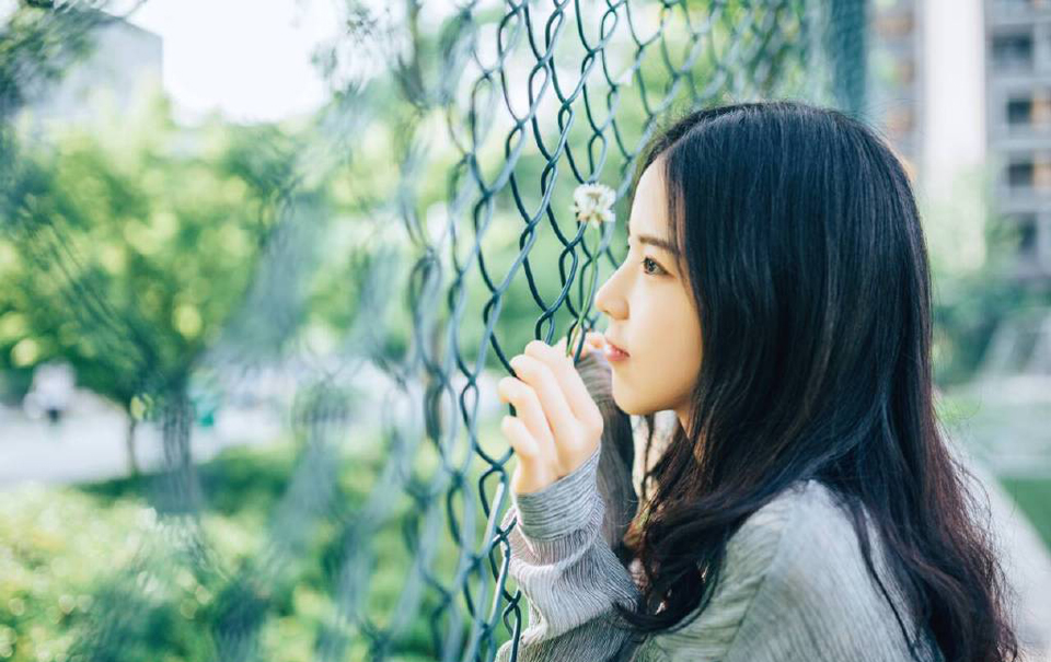 朋友不是先来的人或者认识最久的人,而是那个来了以后再也没有走的人
